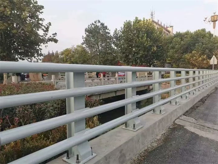 质优价廉的市政护栏厂家生产厂家
