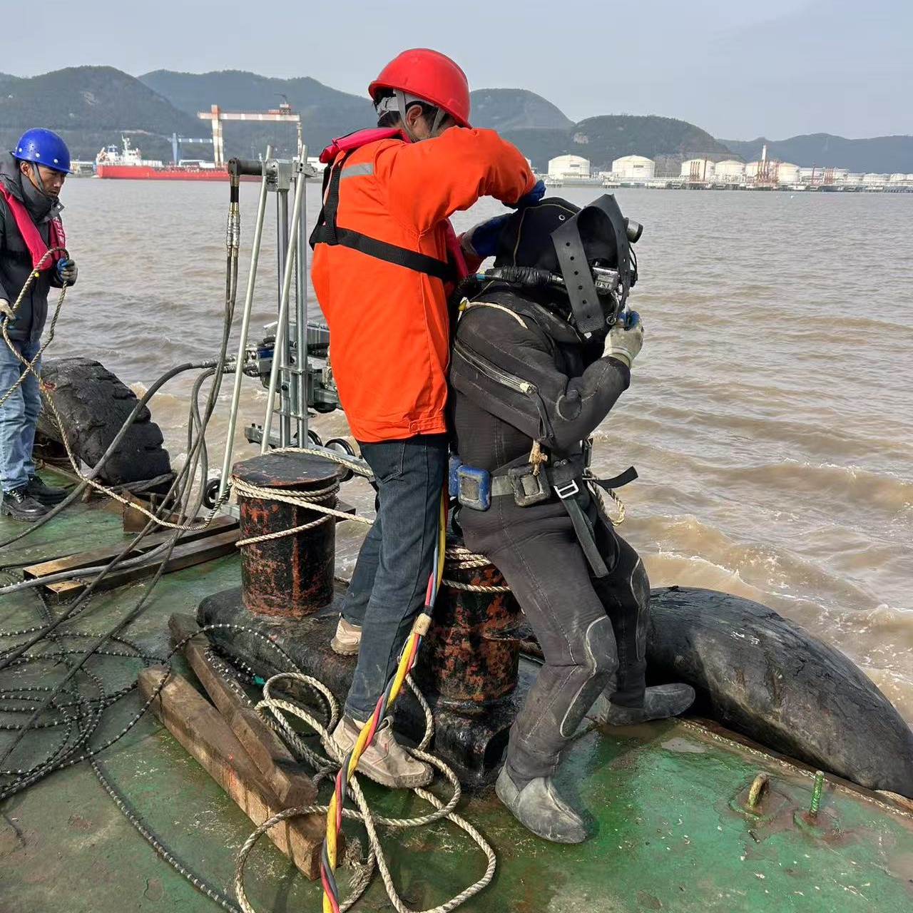 水下打捞水下桥梁检测全程跟踪