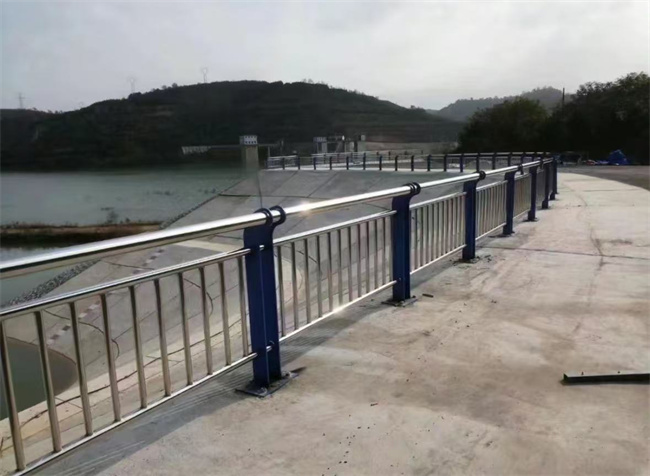 护栏不锈钢桥梁护栏使用方法