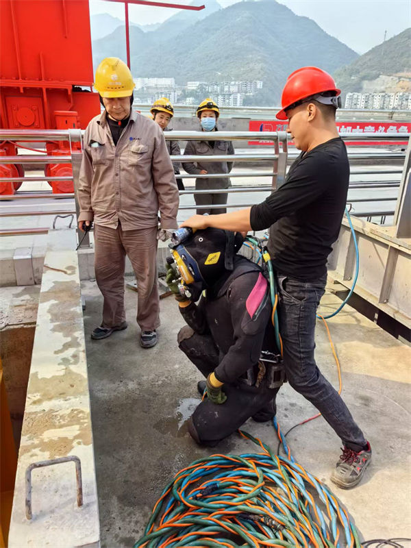 潜水打捞公司欢迎来电