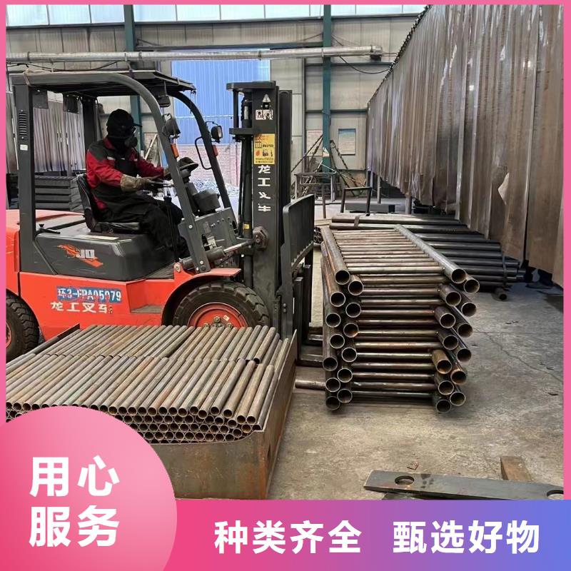 供应灯光防撞护栏_诚信企业品质信得过