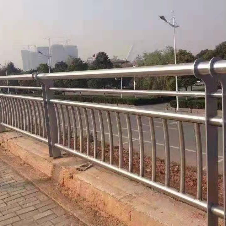 护栏不锈钢景观护栏厂家销售精心