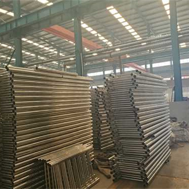 护栏灯光防撞护栏实拍展现本地品牌