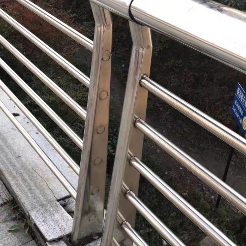 不锈钢河道护栏厂家-发货及时
