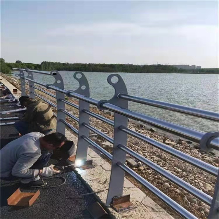 不锈钢复合管不锈钢桥梁栏杆质量可靠今日新品