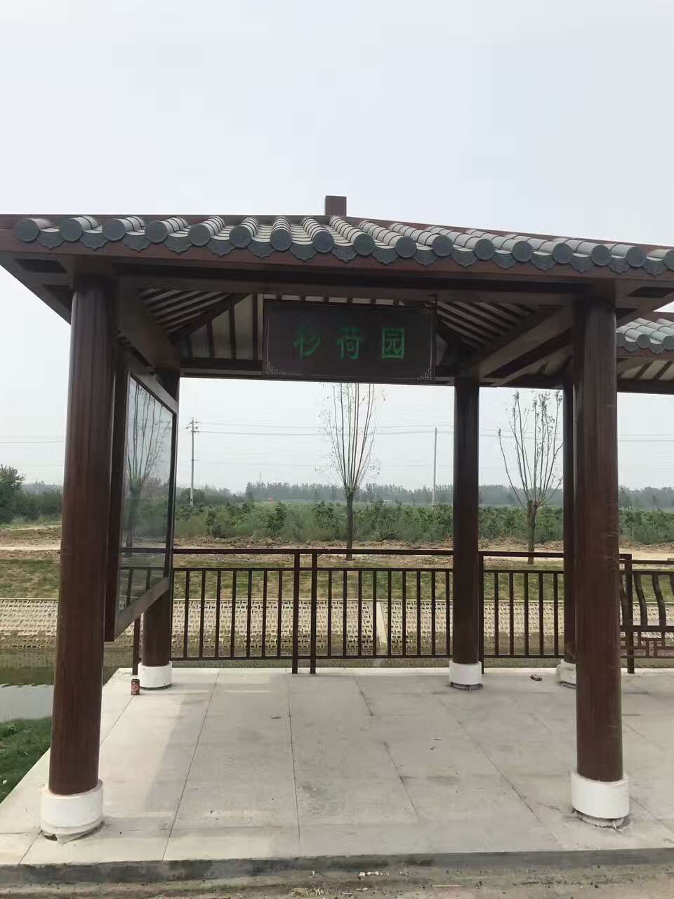公交站台-简约候车亭专注生产制造多年定金锁价