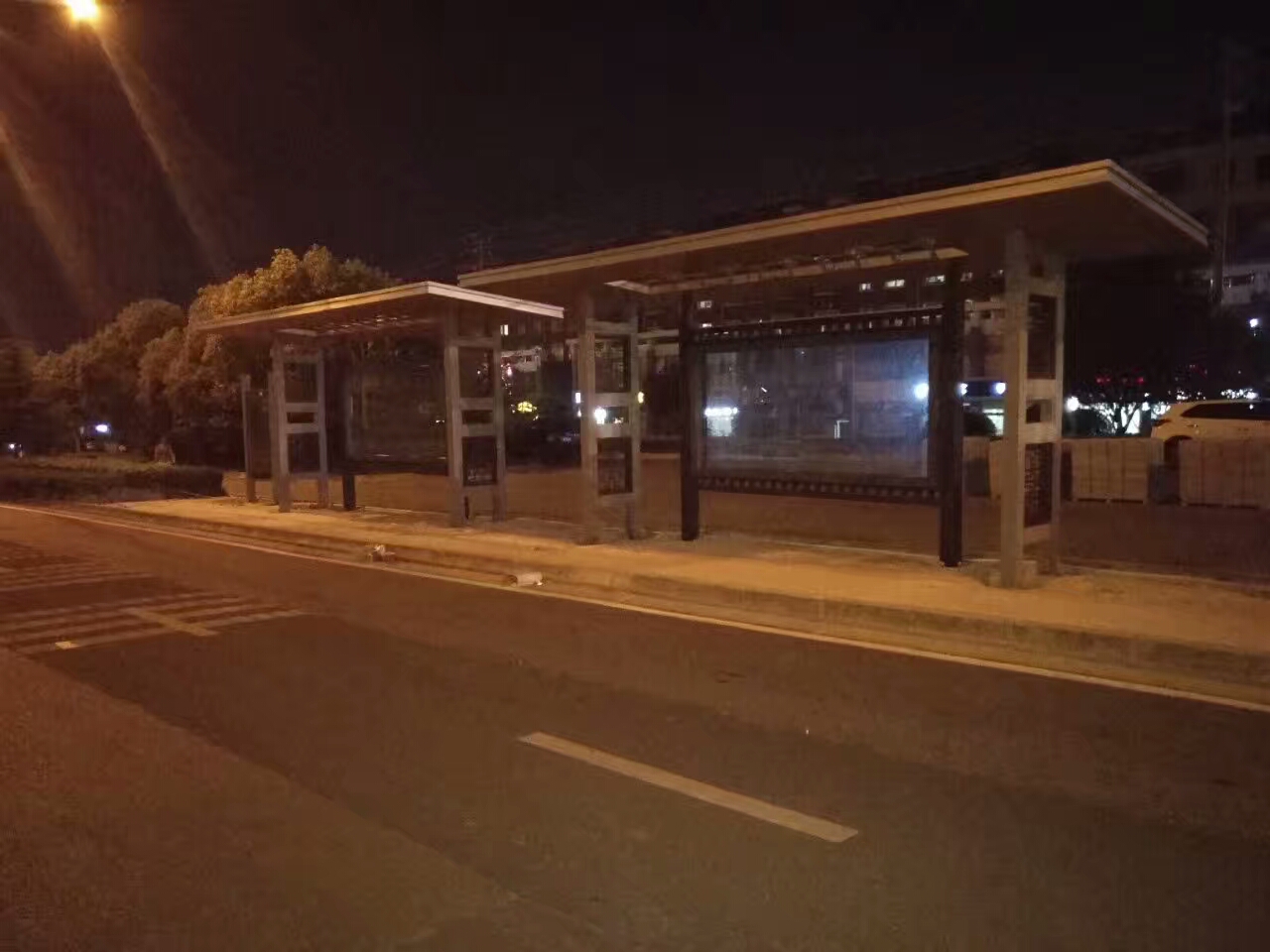 公交站台-不锈钢景观雕塑做工细致