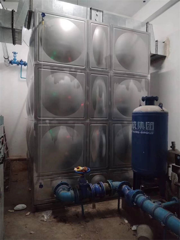 【水箱模压板水箱厂家质量看得见】物流配货上门