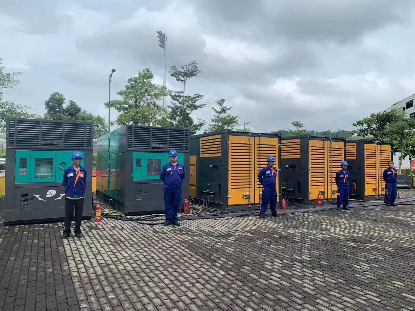 800KW发电机出租租赁（来电咨询）附近发电机出租租赁本地服务商