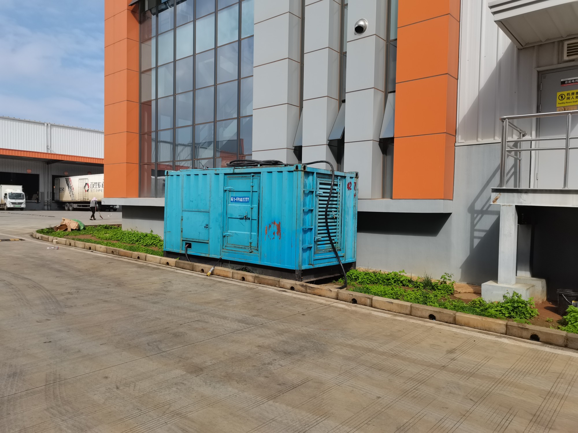 200KW发电机出租租赁400KW发电机电缆线出租UPS电源出租【120KW发电车出租】效果满意为止行业口碑好