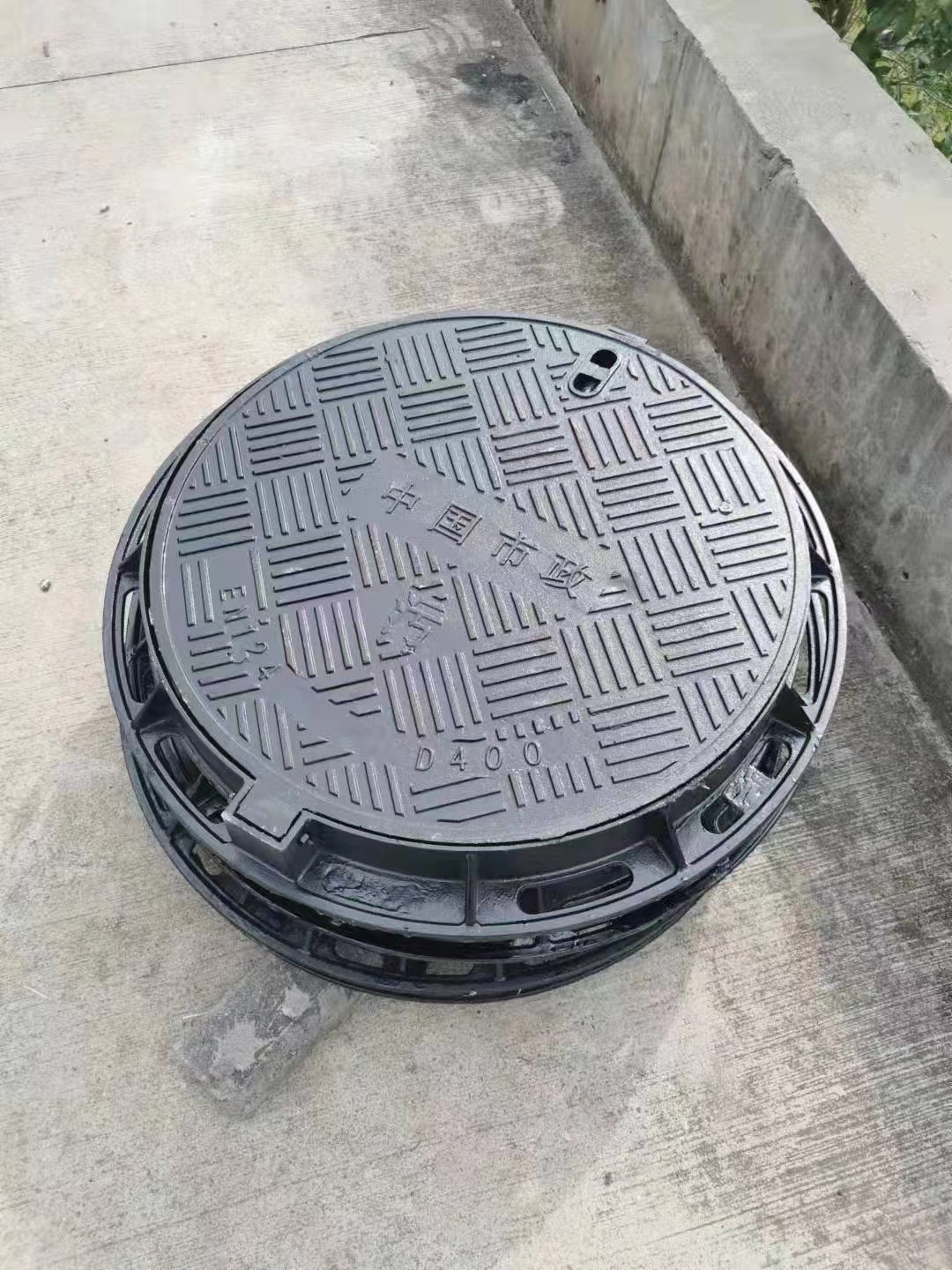 县污水井盖库存充足建通铸造厂家
